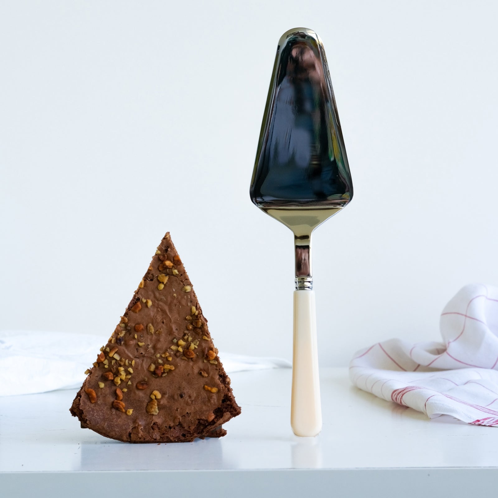 Pop, Ivoire - Pelle à tarte