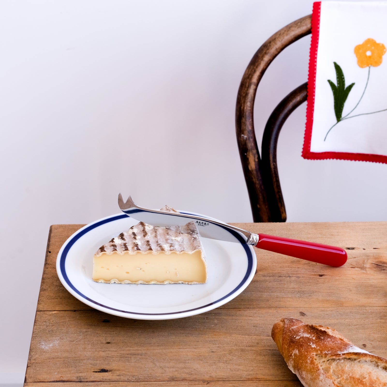 Pop, Bordeaux - Couteau à fromage GM