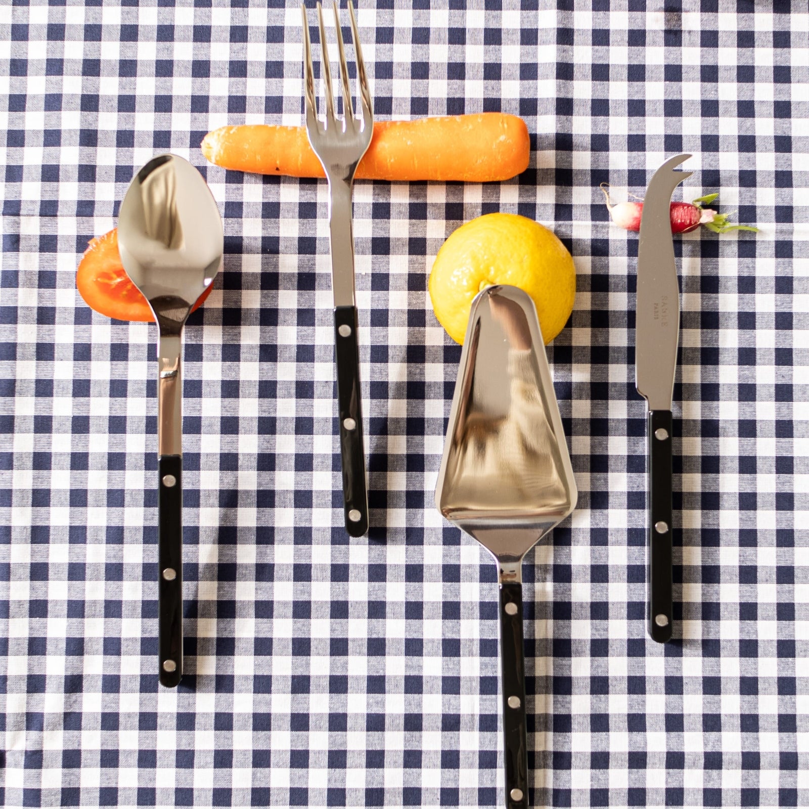 Bistrot Uni, Noir - Coffret Set Les Essentiels - ensemble de 4 couverts de service