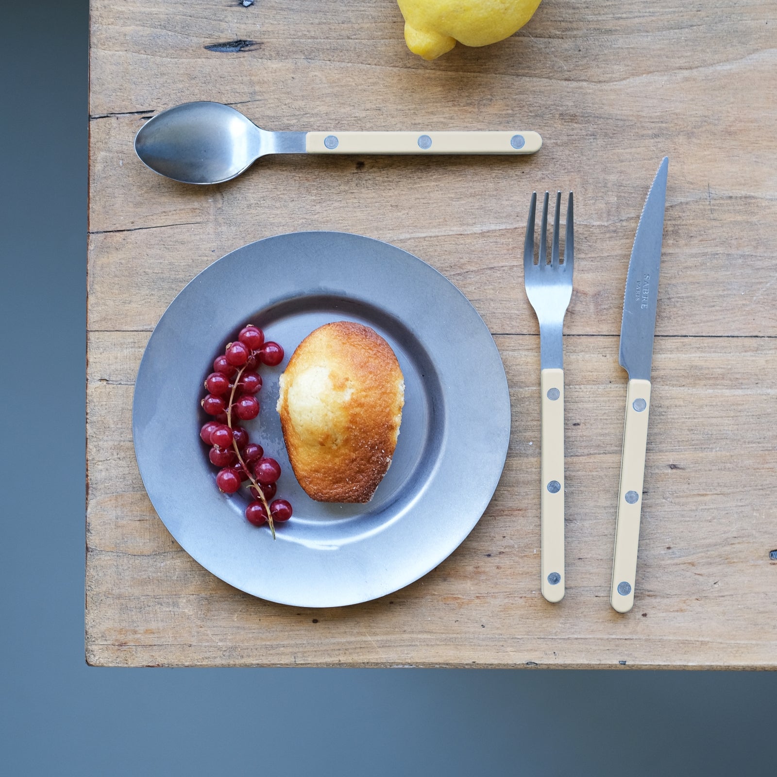 Bistrot Vintage Solid, Light kaki - Dessert spoon