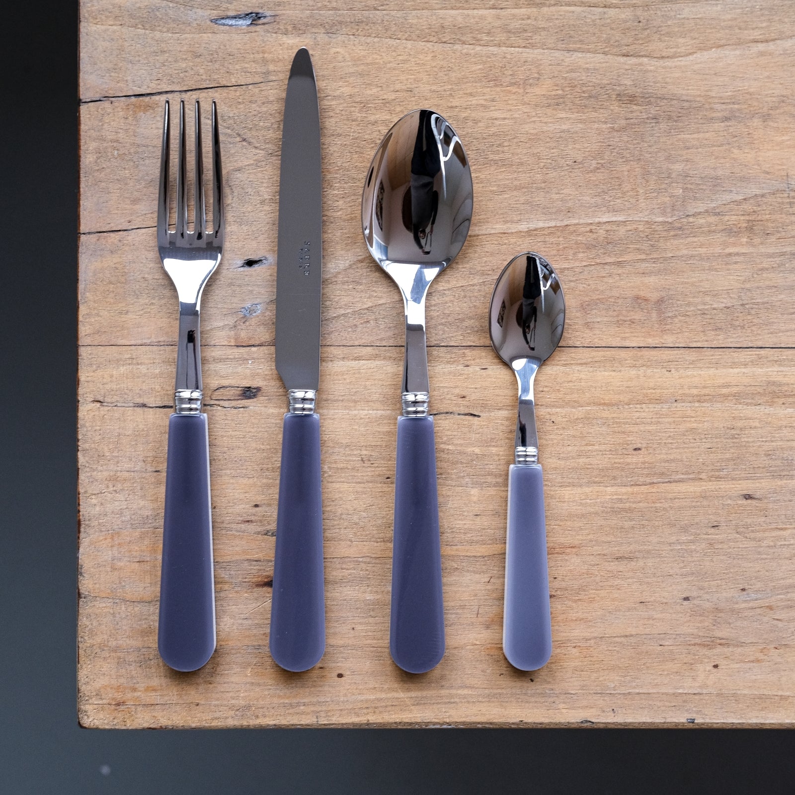 Duo, Anthracite