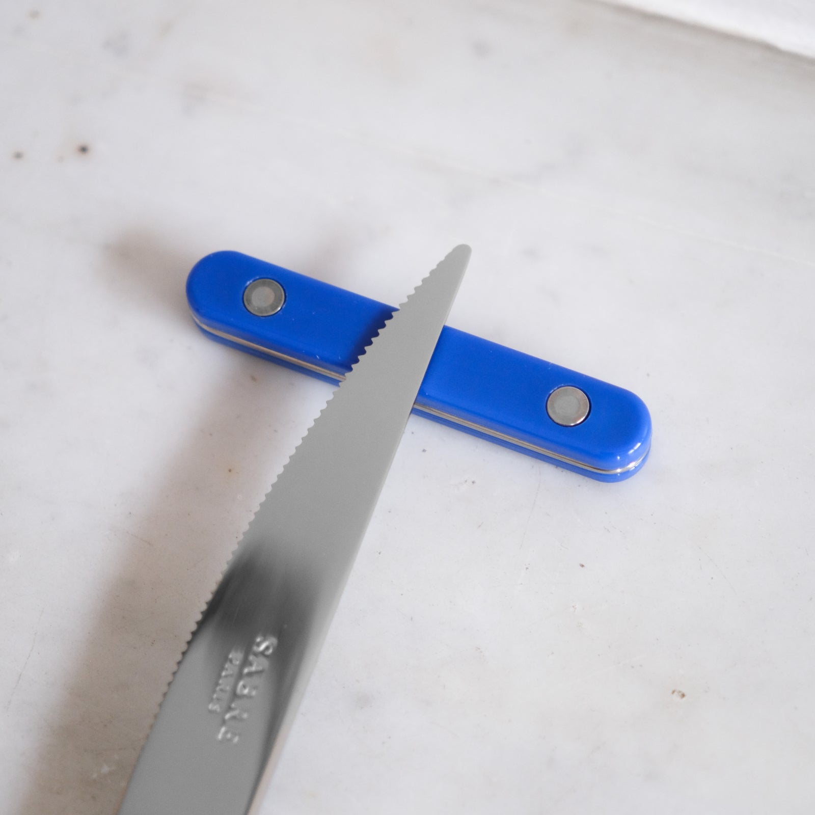 Bistrot Uni, Bleu outremer